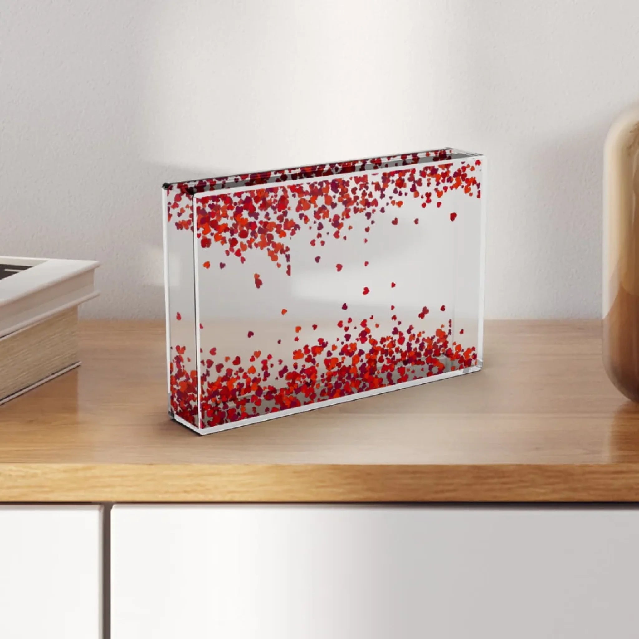 shaking-frame-heart-03-in-use-blank